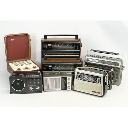 190 - A collection of vintage radios. Hitachi portable radio cassette recorder, VEF Transistor, 2 Selena r... 