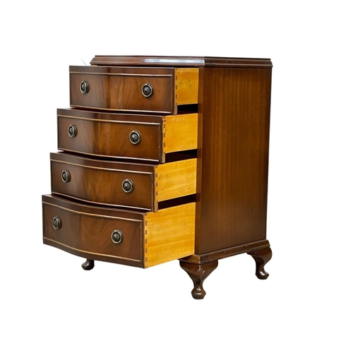 1025 - A small Georgian style mahogany serpentine front chest of drawers. 48 x 36.5 x 70cm