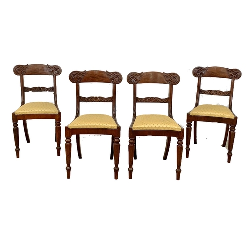 1030 - A set of 4 early 19th century William IV carved mahogany chairs. Circa 1830-1837.