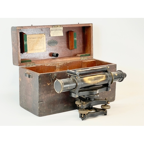 21 - A Cooke Troughton & Simms LTD surveyors theodolite reversible level in box. Box measures 43x18x25cm