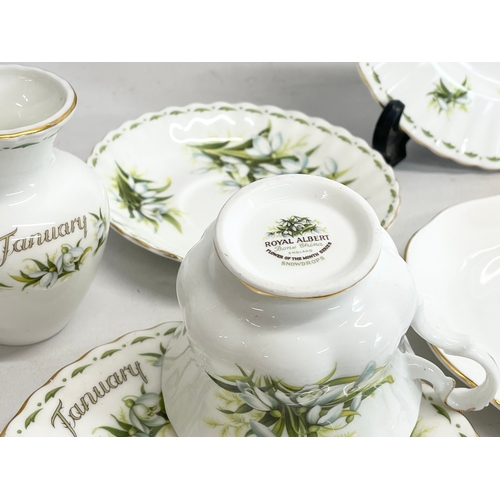 407 - A quantity of Royal Albert tea ware. Flower of the Month Snowdrops January, Flower of the Month Forg... 