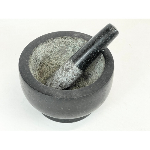 70 - A large marble pestle & mortar. 20x12cm