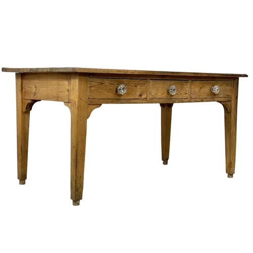 919 - A Victorian pine Farmhouse kitchen table with 3 drawers and Victorian glass handles. 160x87x80cm