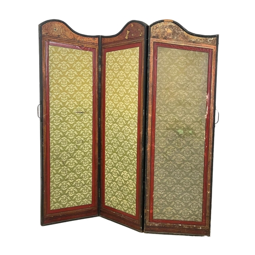 917 - A superb Victorian Decoupage screen. Circa 1870. 167x170cm