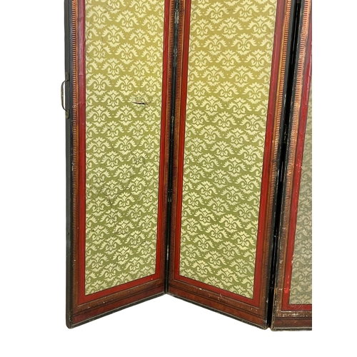 917 - A superb Victorian Decoupage screen. Circa 1870. 167x170cm