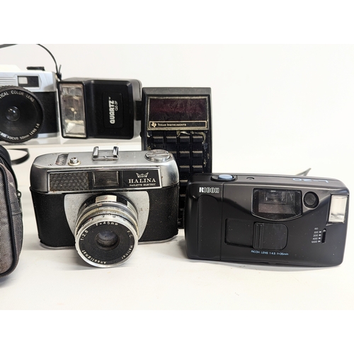 170 - A quantity of vintage cameras