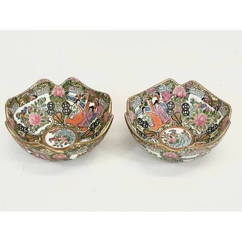 514 - A pair of early 20th century Chinese pottery bowls. 15 x 6.5cm