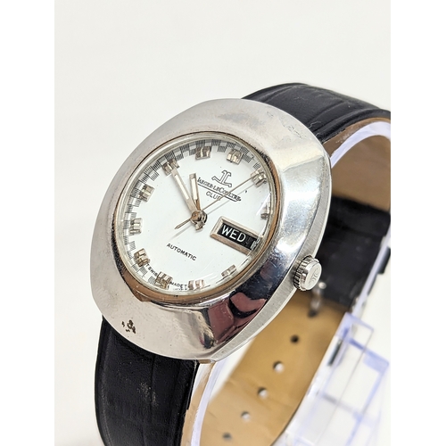 587 - A Jaeger LeCoultre gents watch.