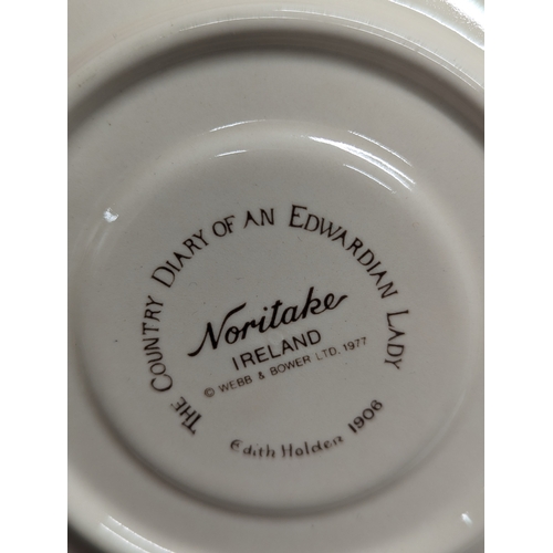 709 - 22 pieces of Noritake Ireland, 