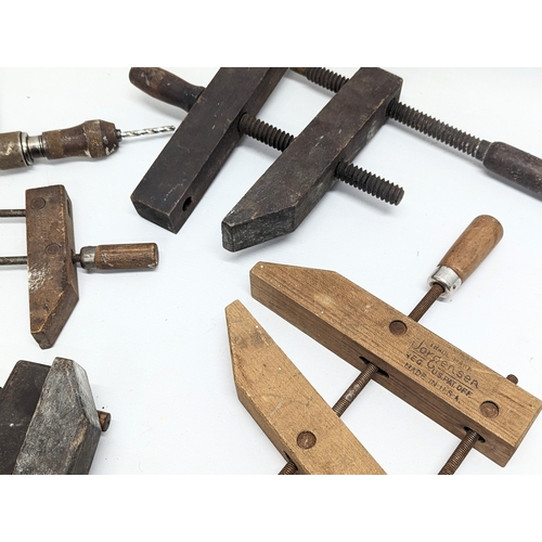 386 - A collection of vintage hand tools