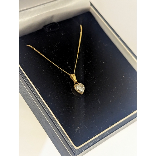 591 - A 9ct gold necklace.