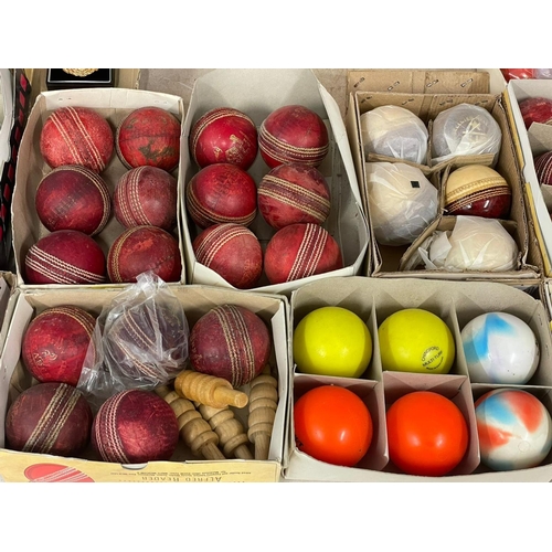 190I - A large collection of cricket balls and bats. Reader Special County, Readers Super County, Super Tes... 