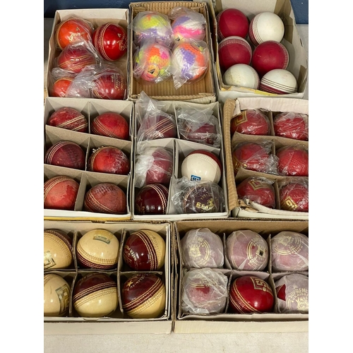 190I - A large collection of cricket balls and bats. Reader Special County, Readers Super County, Super Tes... 