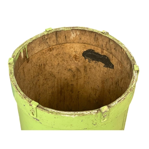 309 - An early 20th century wooden tub. 47x69.5cm