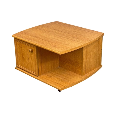 373H - A Mid Century ‘Pandora’ coffee table by Schreiber. 78x70x45.5cm