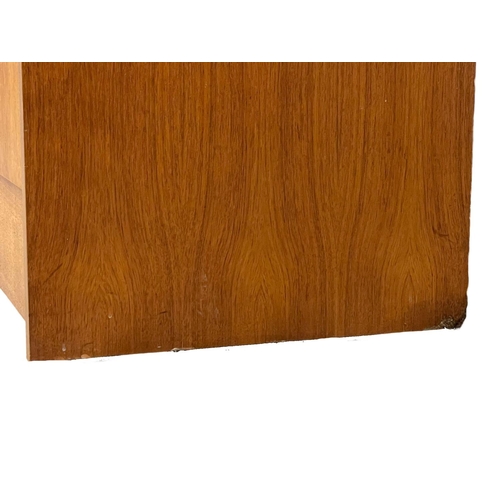 886 - A large Danish Mid Century chest of drawers by Steens. 146x40x67cm