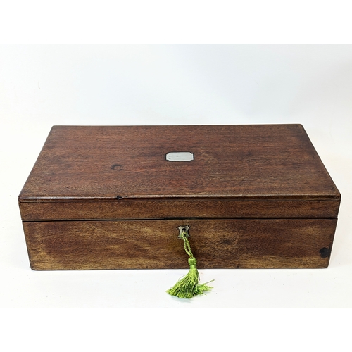 389J - A Victorian mahogany writing slope. 45.5x25x13cm