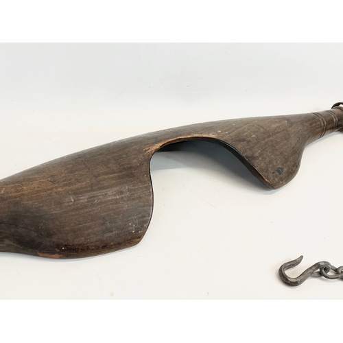 389L - A 19th century milkmaids yoke. 91cm