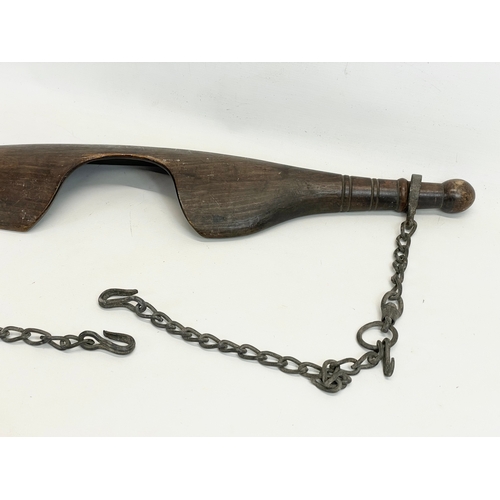 389L - A 19th century milkmaids yoke. 91cm