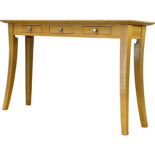 77 - A large modern Beech side table with 3 drawers. 122x35x76cm