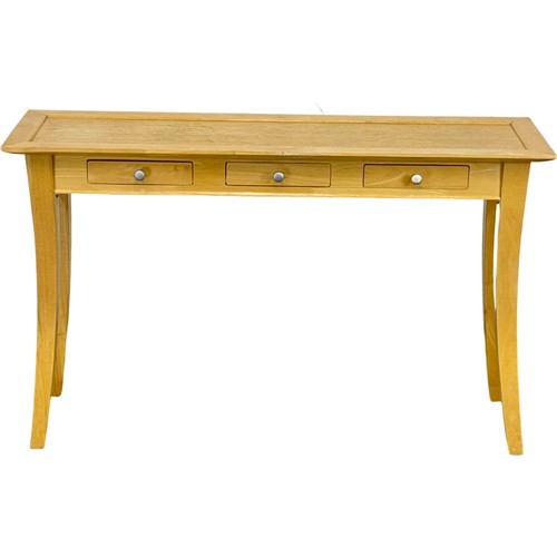 77 - A large modern Beech side table with 3 drawers. 122x35x76cm