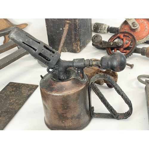 329 - A collection of vintage hand tools. A W.Marples & Sons leveller, a Primus blower, a Primus glas stov... 