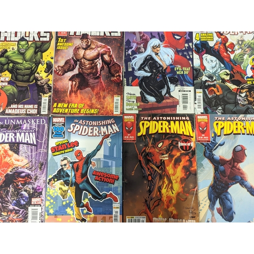 204 - A collection of vintage Marvel Universe comics including Spider Man, The Incredible Hulk, etc.