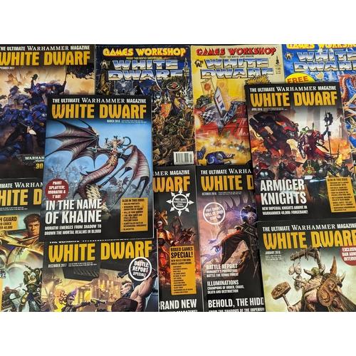 208 - A collection of White Dwarf, The Ultimate Warhammer magazines