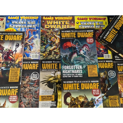 208 - A collection of White Dwarf, The Ultimate Warhammer magazines