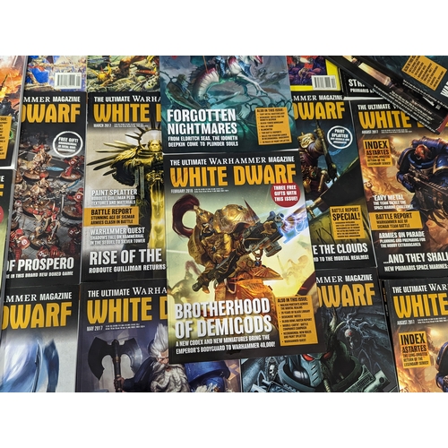 208 - A collection of White Dwarf, The Ultimate Warhammer magazines