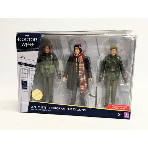 222 - A collection of Doctor Who figures including Tom Baker's Fourth Doctor, companion Sarah Jane Smith, ... 