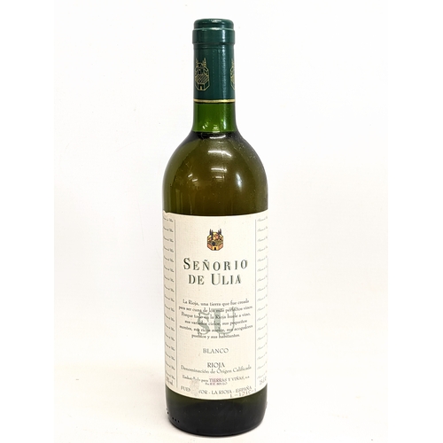 189 - An unopened bottle of Señorio Dr Ulia, Blanco Rioja.