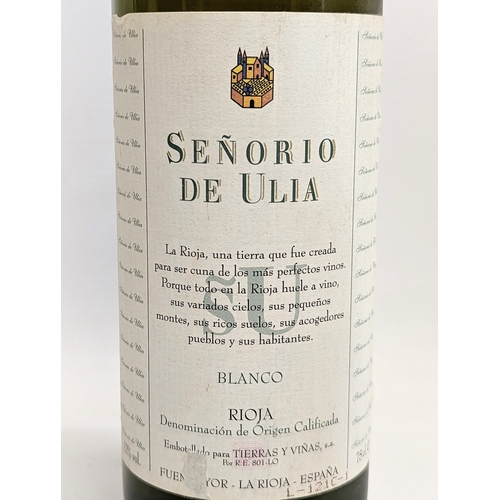 189 - An unopened bottle of Señorio Dr Ulia, Blanco Rioja.