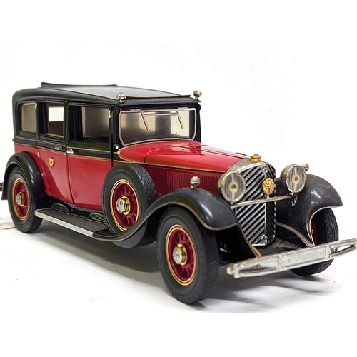 254 - A collectable model of The 1935 Mercedes - Benz 770K Grosser by Franklin Mint. 22.5x8.5cm