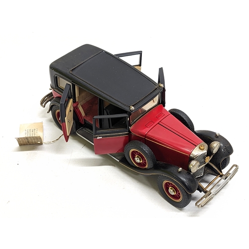 254 - A collectable model of The 1935 Mercedes - Benz 770K Grosser by Franklin Mint. 22.5x8.5cm