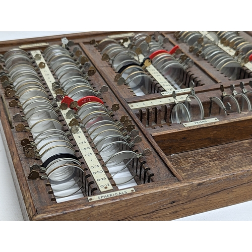 39 - An early 20th century Optometry / Optician's set.