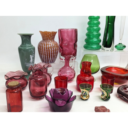 764 - A quantity of vintage glassware, etc.