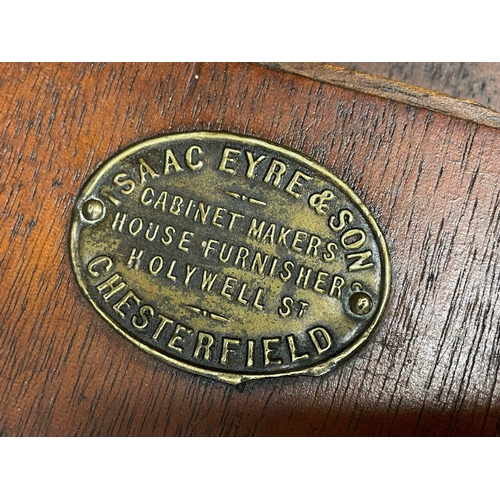 954 - A Victorian mahogany tilt top breakfast table. Circa 1870. 118x86x72.5cm