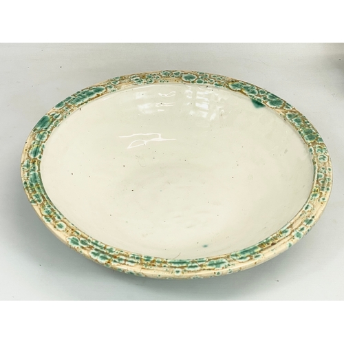 436 - A large late 19th century Majolica bowl. 36x8cm