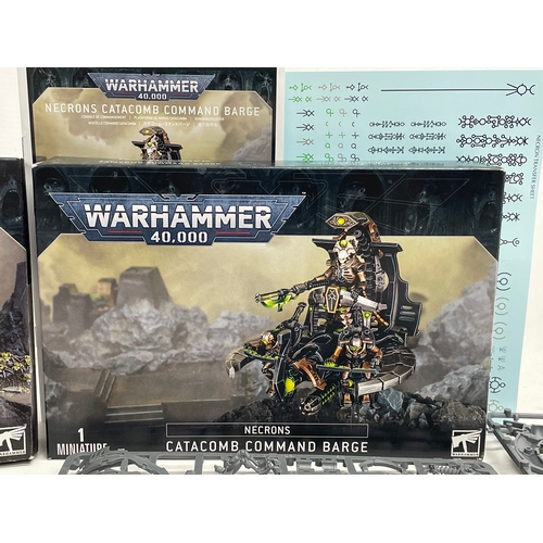39 - 2 boxes of Warhammer 40,000. Including a Warhammer 40,000 Necrons Catacomb Command Barge in box (com... 