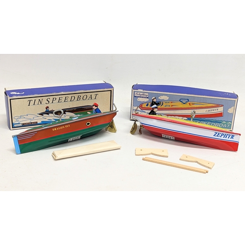 116 - 2 vintage wind-up tin speedboats by Schilling, Collector Series. 