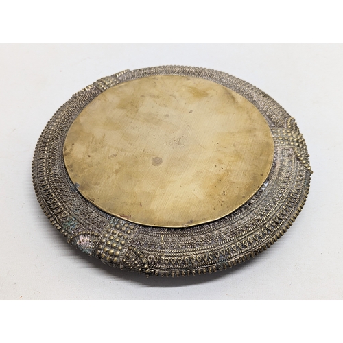 711 - A vintage brass ornate console bowl. 22cm