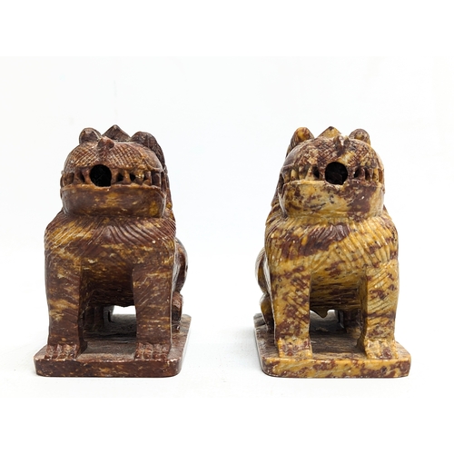 712 - A pair of vintage Chinese marble foo dogs. 8x8cm