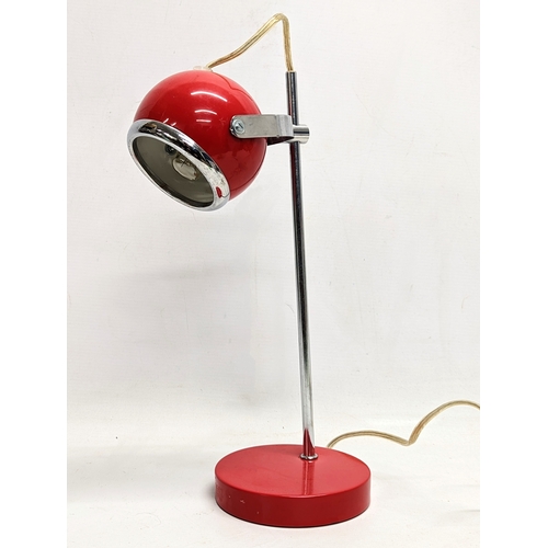 379B - A vintage eyeball desk lamp. 36cm