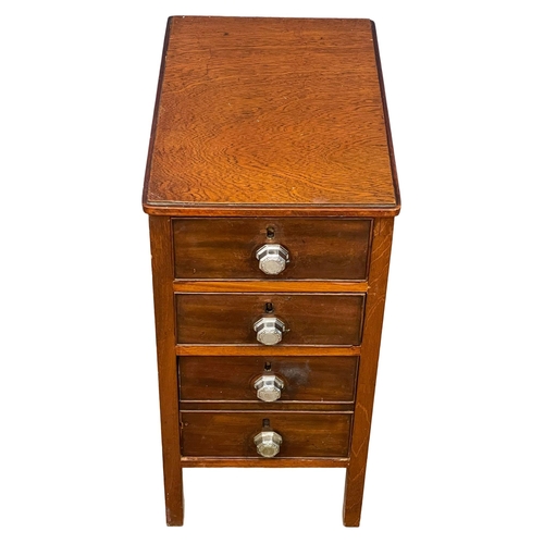 173 - A 1920’s oak lined mahogany chest of 3 drawers. 37.5x57.5x74cm