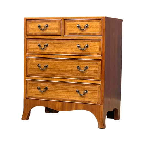 1081 - A small Georgian style inlaid mahogany chest of drawers of splayed feet. 61x38x73.5cm