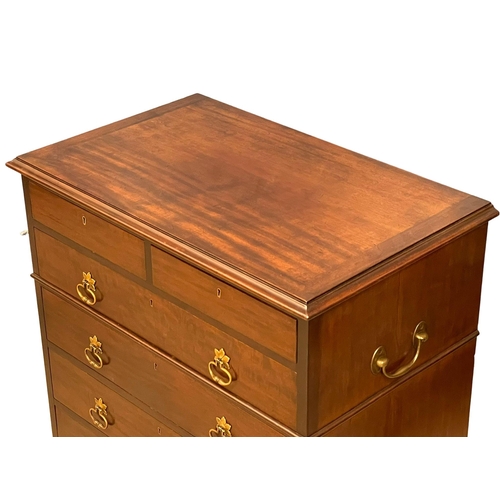 1085 - A good quality early 20th century Georgian style mahogany chest of drawers with 2 brass side handles... 