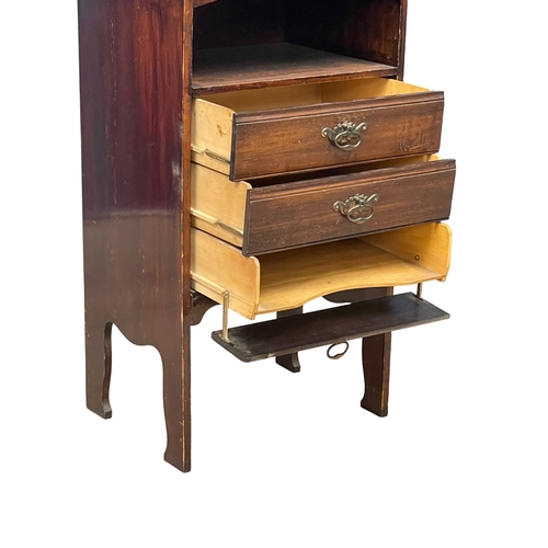 1102 - A late Victorian/Edwardian music cabinet. Circa 1900. 59x38x93.5cm