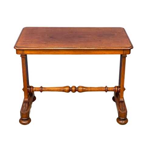 1104 - A Victorian mahogany library table. 93x56x75cm