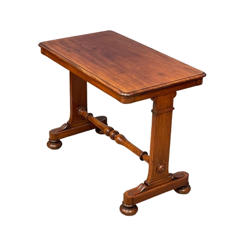 1104 - A Victorian mahogany library table. 93x56x75cm